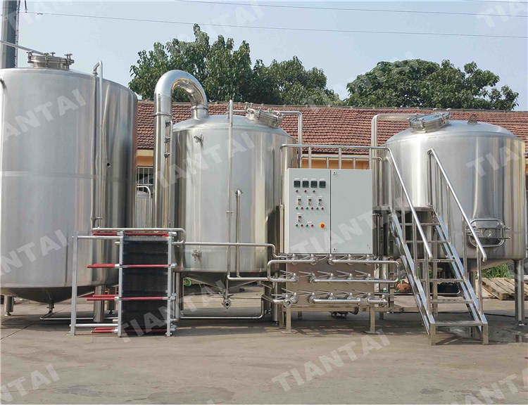 <b>35 HL used brewing equipment</b>